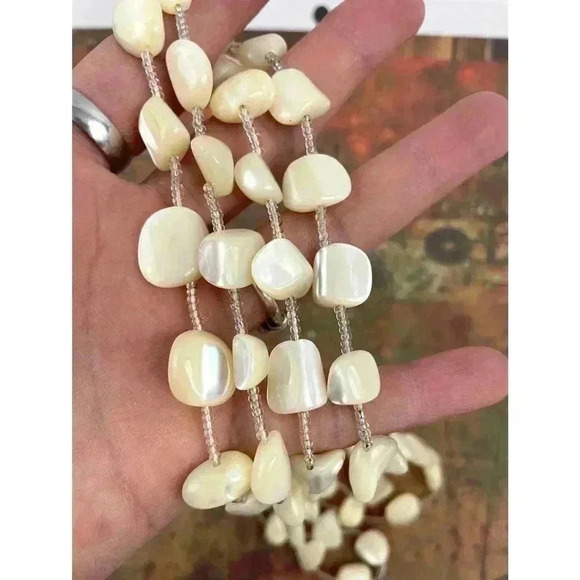 VTG Mother of Pearl Chunky Nugget Shell Beige Natural Seed Bead Necklace 44" - Picture 2 of 15